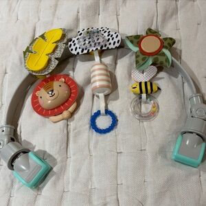 Savannah Adventures Chiming Toy Arch